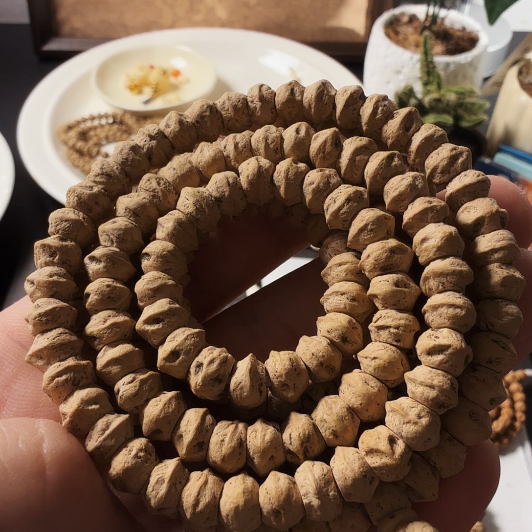 阿****柏香籽/百香籽吊坠奶豆