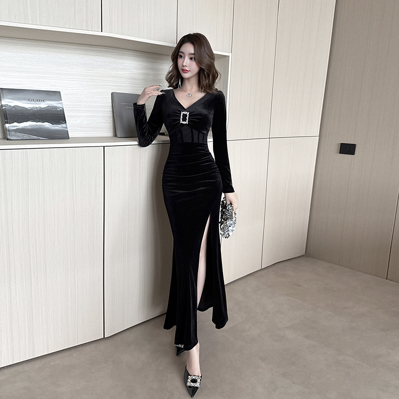 秋季法式收腰轻奢高级感气质修身洋装长款黑色包臀丝绒连衣裙