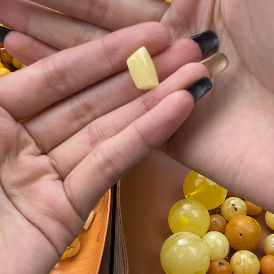 琥珀珠宝奇石未镶嵌