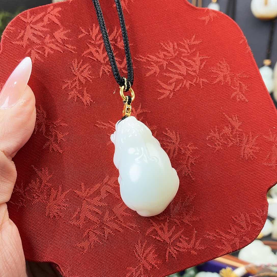 贵***全和田玉未镶嵌颈饰