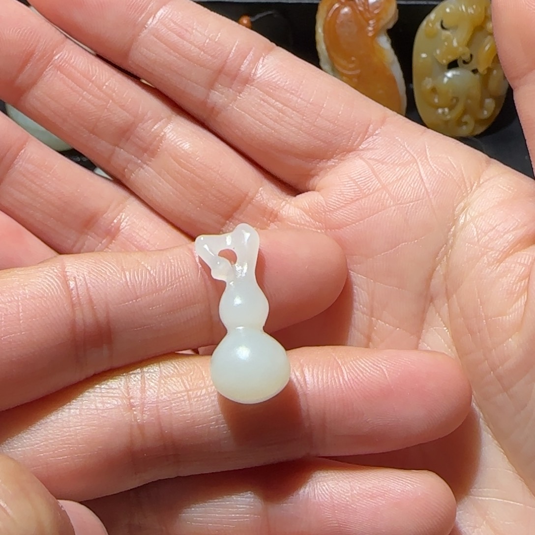 和田玉颈饰未镶嵌土**丝