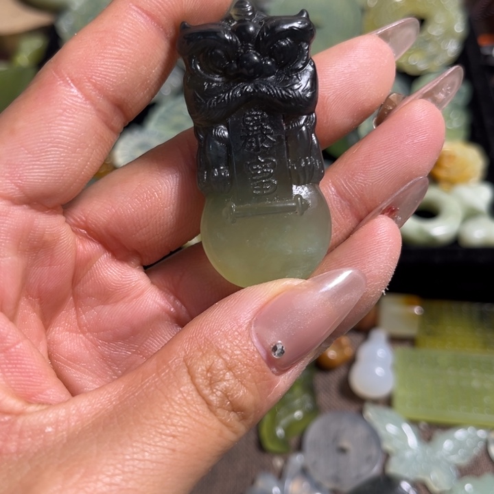 蛇纹石玉合金颈饰