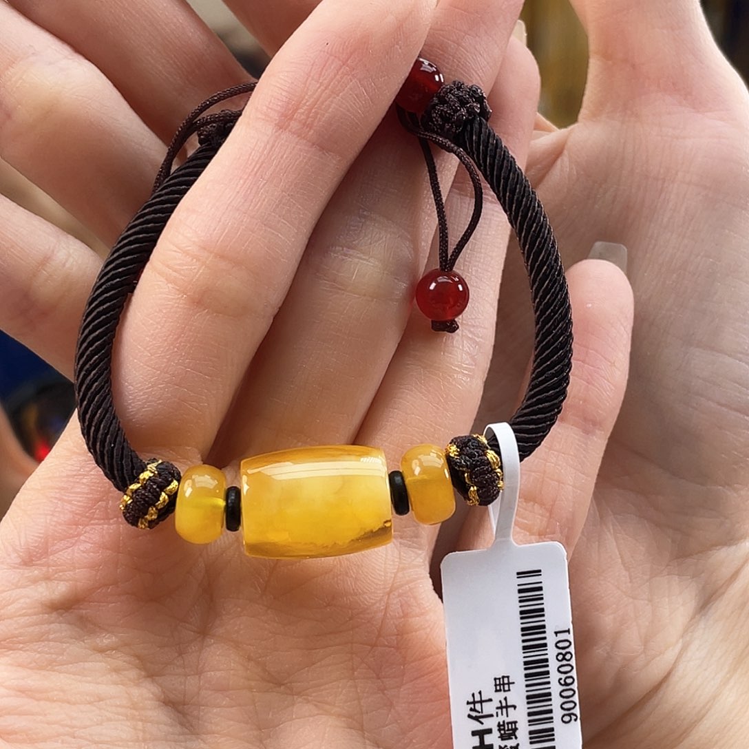 未镶嵌琥珀珠宝奇石J5