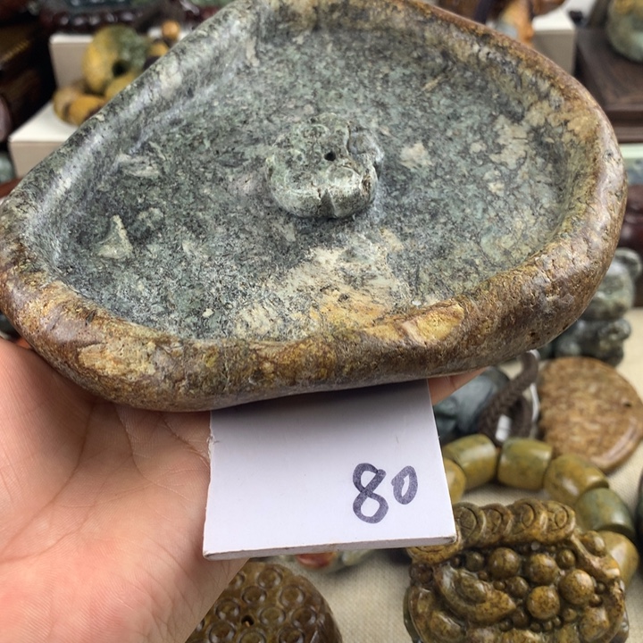 岫岩河磨玉（透闪石质玉）未镶嵌珠宝奇石