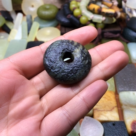 蛇纹石玉合金颈饰