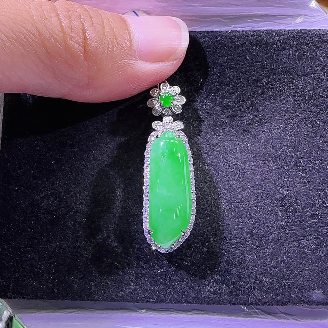 翡翠18K金镶嵌吊坠(不含链)