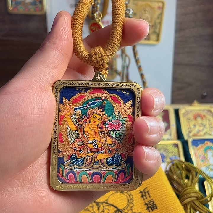 织绣C****我是一只小小鸟呀哈哈