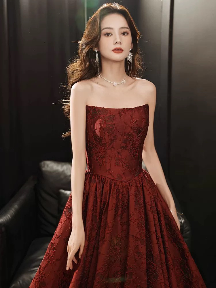 抹胸敬酒服新娘结婚订婚印花缎面花朵仙气质设计感高端酒红晚礼服