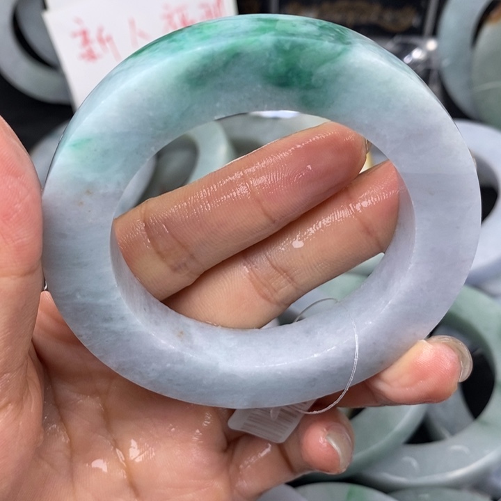 定制翡翠未镶嵌翡翠手镯