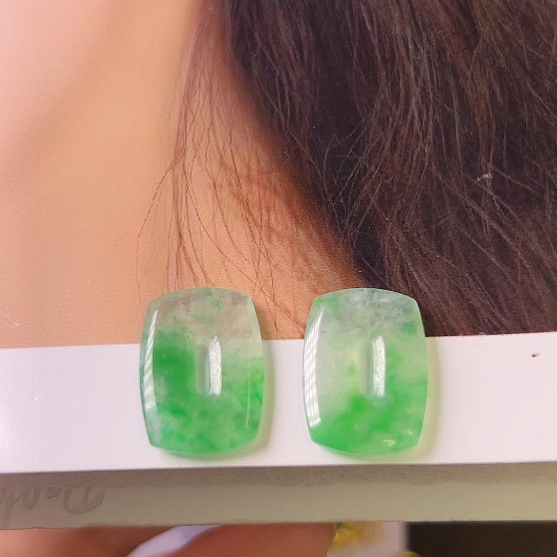 用***1翡翠未镶嵌耳饰方糖