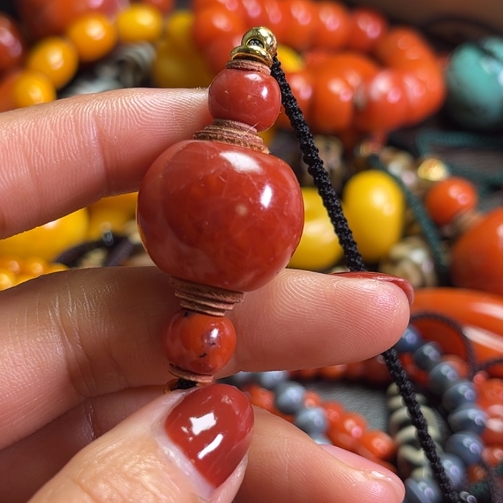 颈饰琉璃璞*.琉璃…………