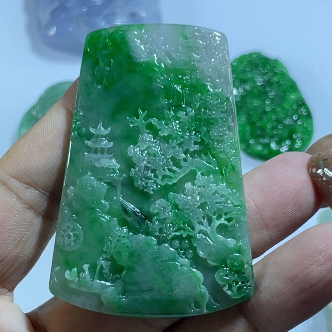 翡翠未镶嵌颈饰翡翠