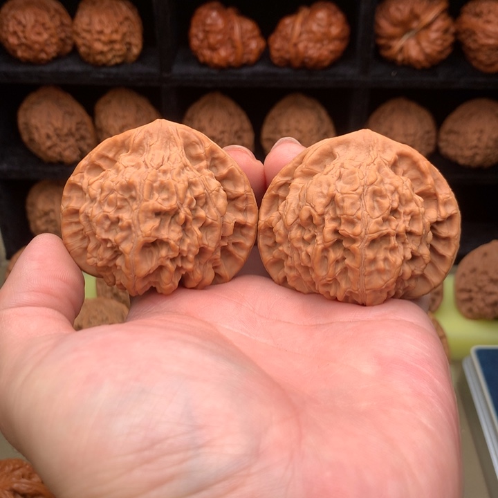 豌***黄文玩核桃吊坠52官帽