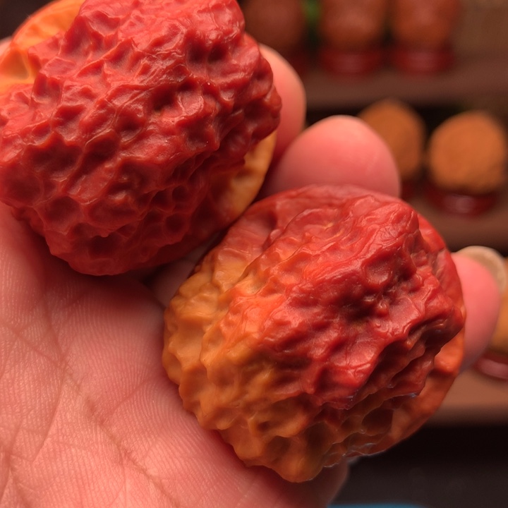 文玩核桃吊坠七彩至尊蟾王