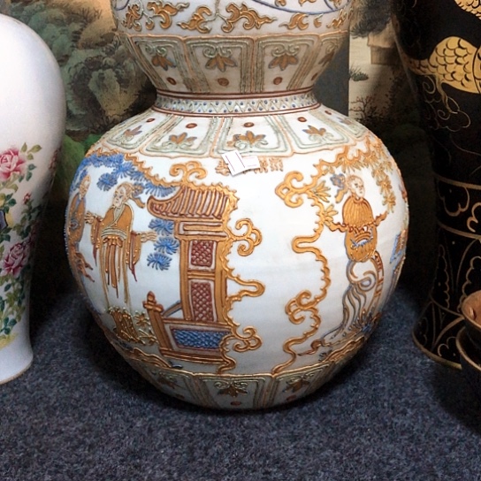 盛***今陶瓷器一件，品相完好