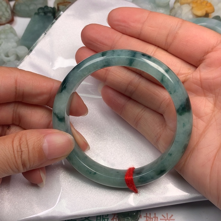 漂***孩翡翠未镶嵌颈饰翡翠