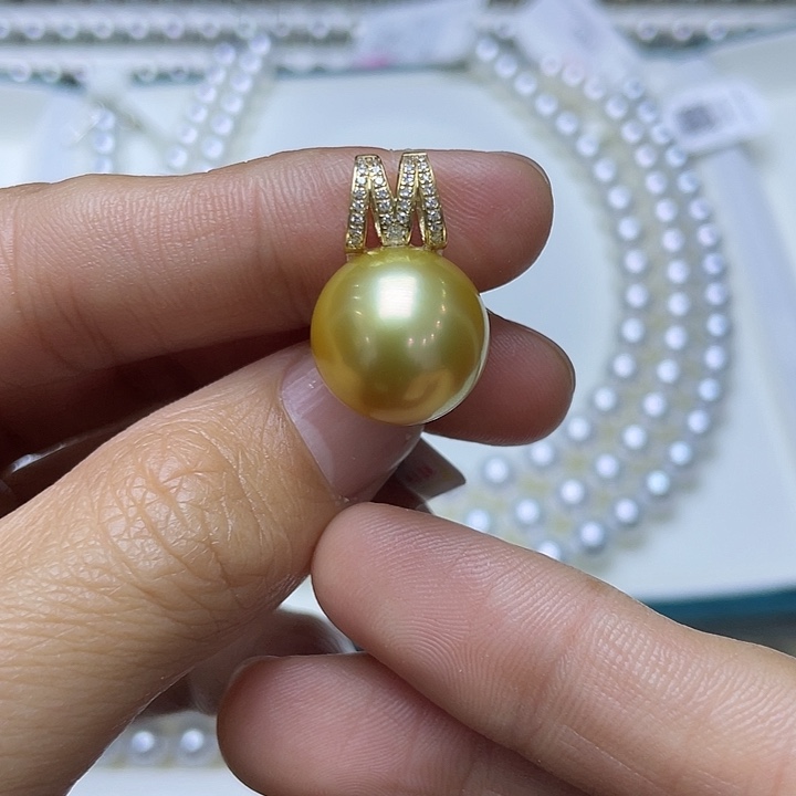 18K金镶嵌吊坠(不含链)海水珍珠