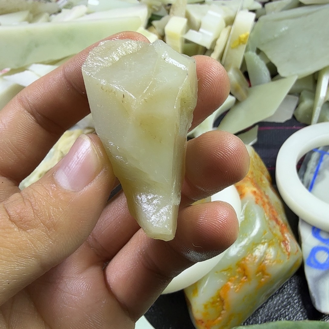 和田玉（糖玉）未镶嵌挂件