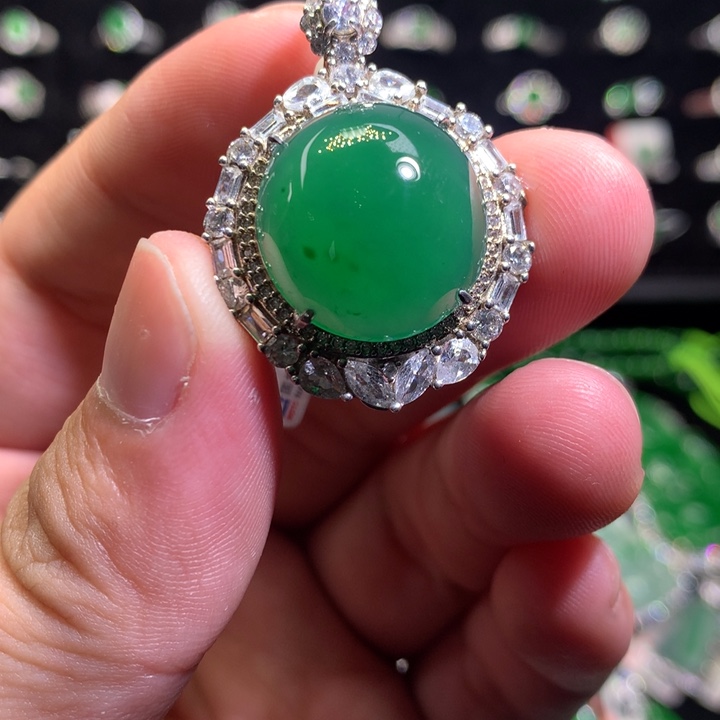 【闪购商品】翡翠颈饰银S925镶嵌绿蛋面