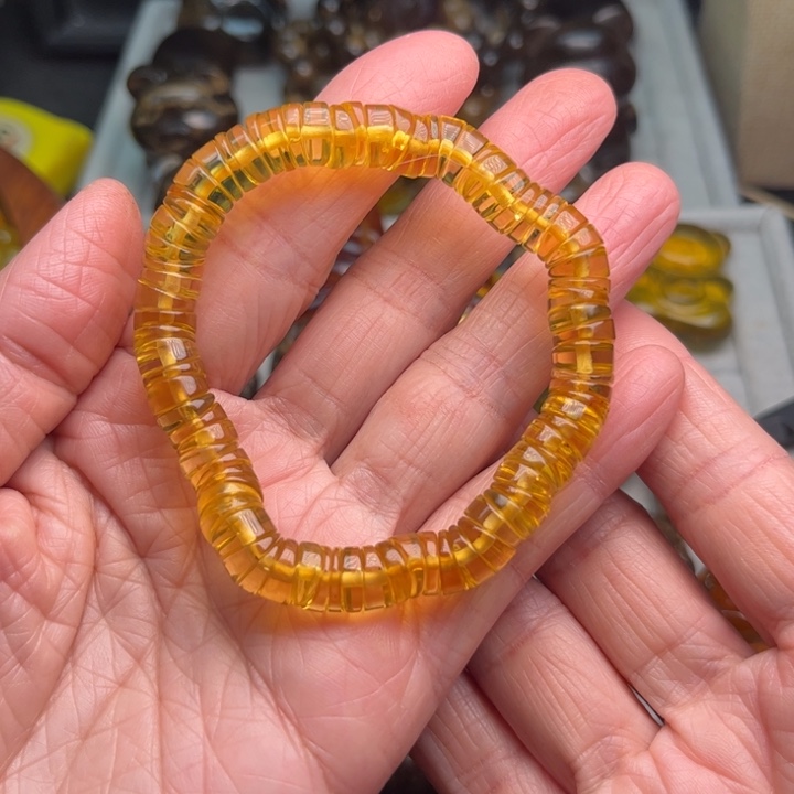 琥珀未镶嵌颈饰金蓝