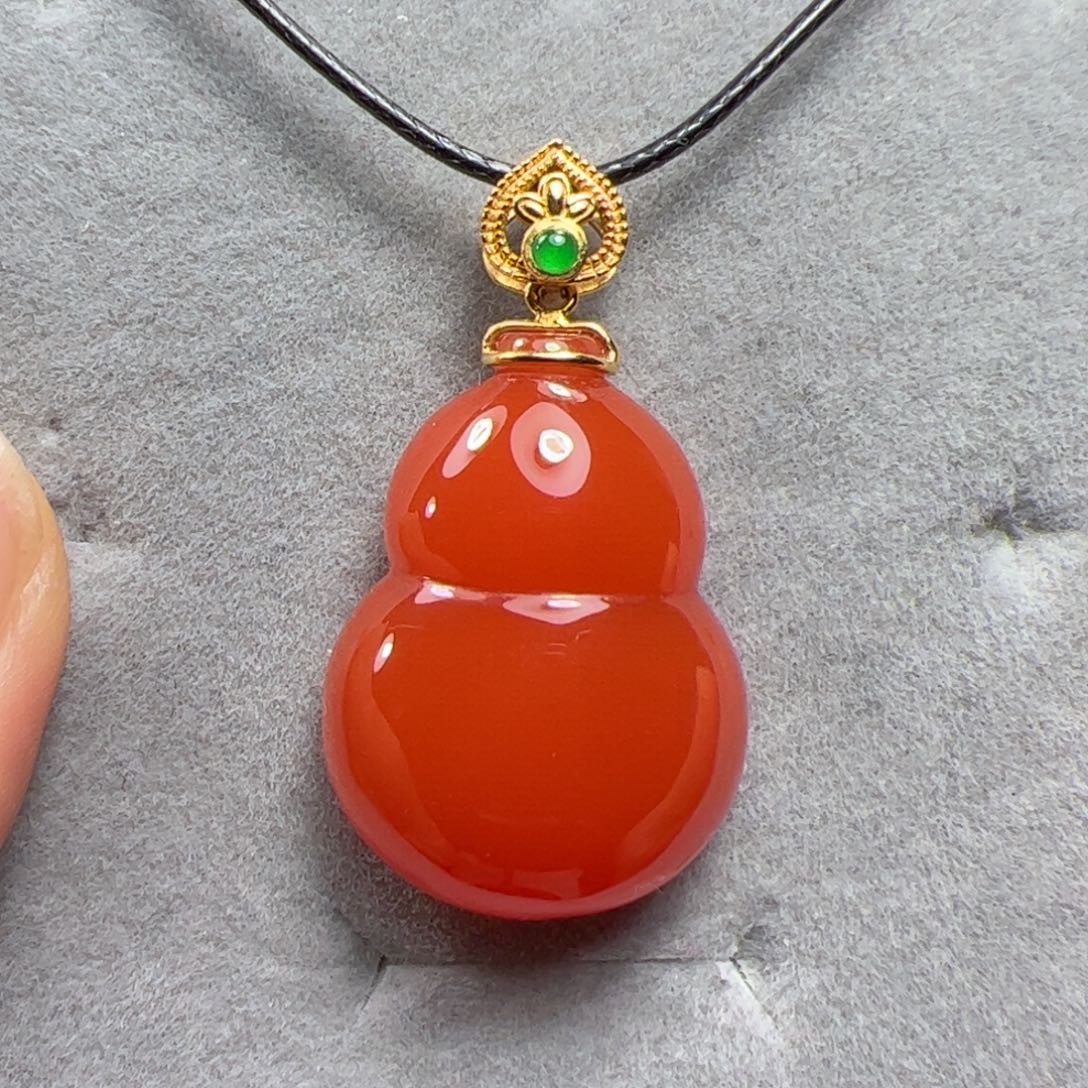南红玛瑙吊坠18K金镶嵌