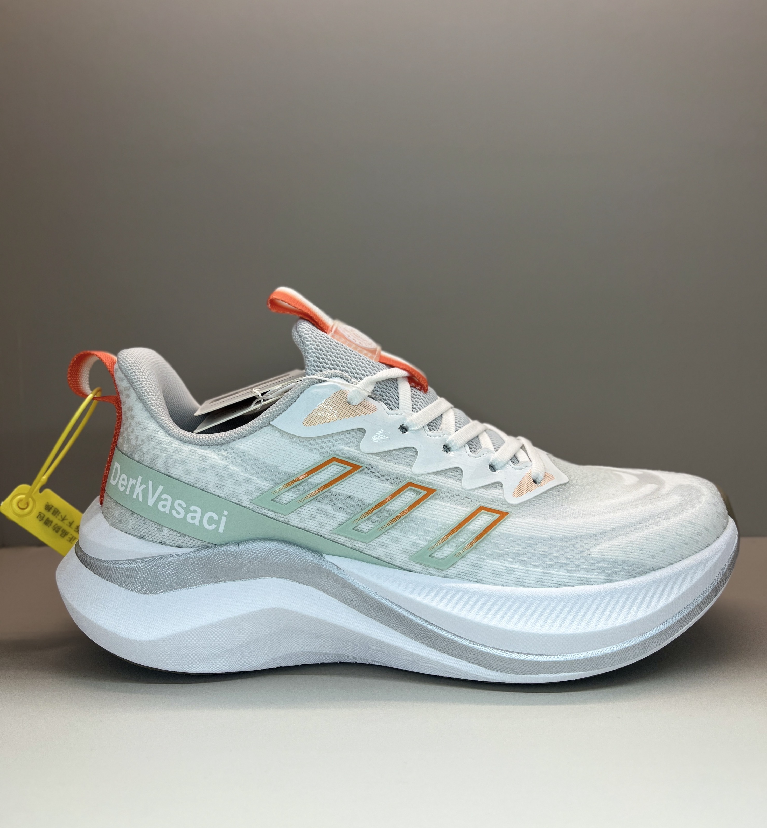 时尚百搭男女情侣休闲专业跑鞋W-6166