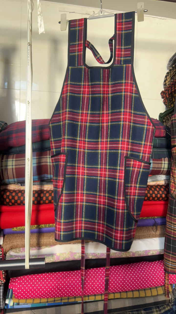 全新80至160斤可穿的纯棉梅红格子无袖围裙防污爆款自产自销