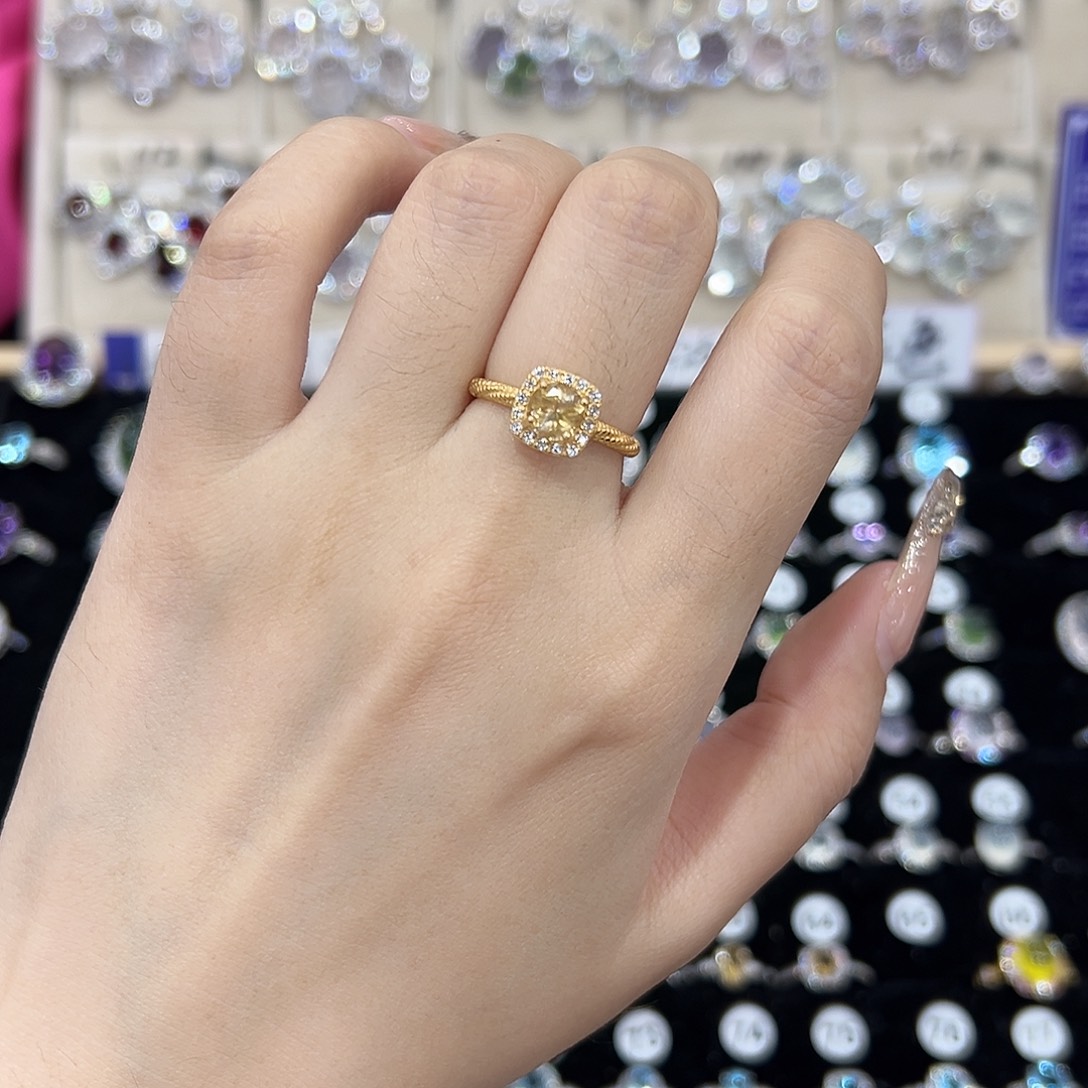 奇***羊银S925镶嵌戒指黄晶