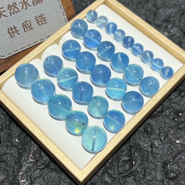 培育海蓝宝石【月月家】Y089高品魔鬼蓝海蓝宝通孔单珠多样性发其一