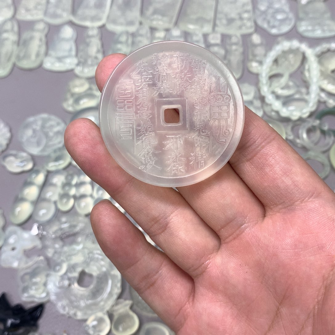 蛇纹石玉颈饰未镶嵌明**丈