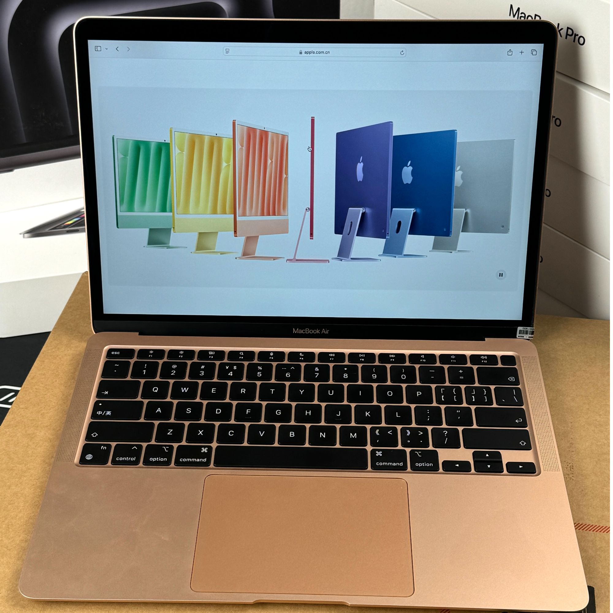 99新 Apple/苹果 笔记本电脑macbookair女生13.3寸超薄办公 A2179
