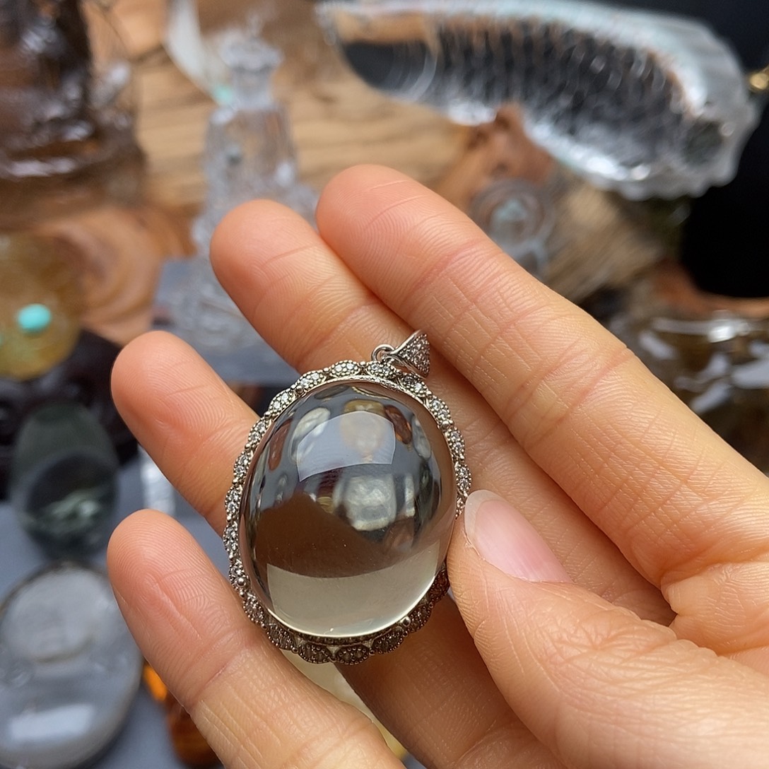 颈饰未镶嵌水晶吊坠