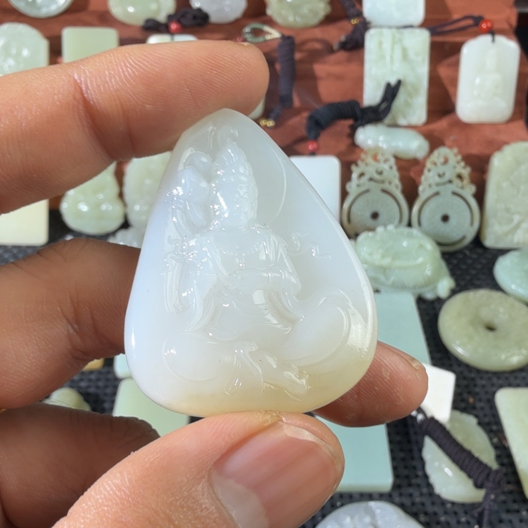  ***炜和田玉未镶嵌颈饰