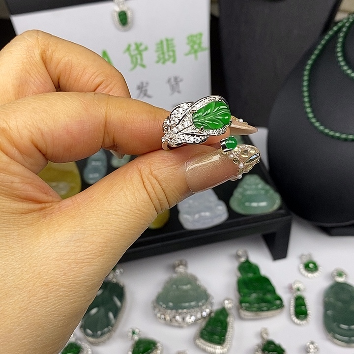 翡翠未镶嵌耳饰翡翠未镶嵌戒指