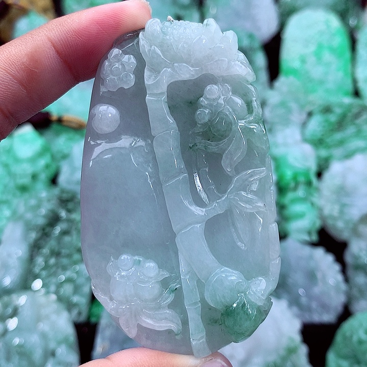 吊坠(不含链)未镶嵌翡翠