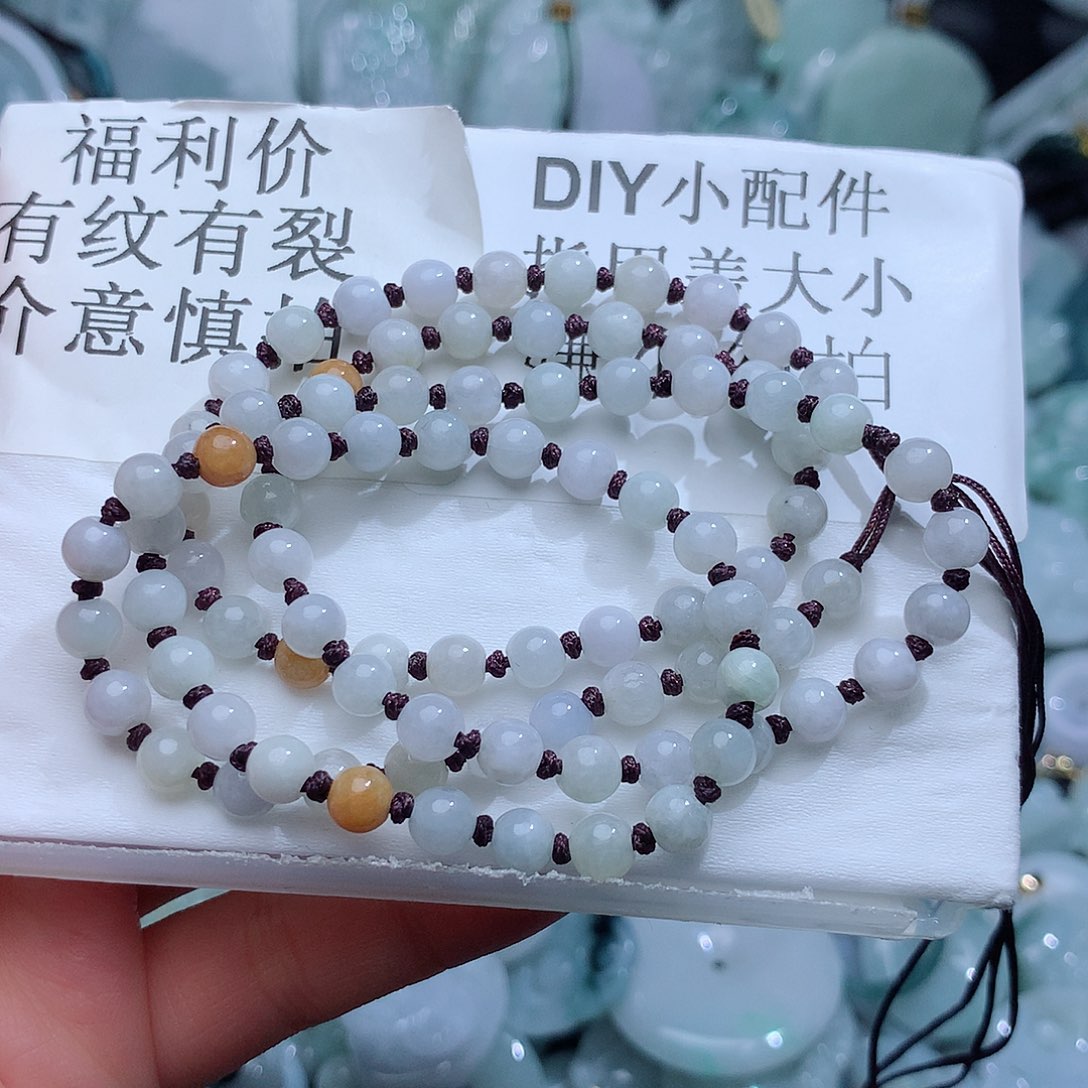 翡翠颈饰未镶嵌3831。