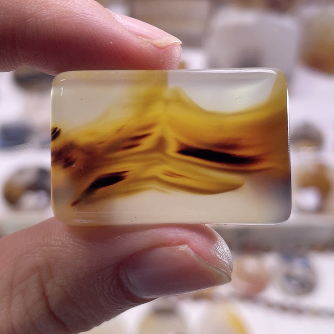 玛瑙/玉髓未镶嵌珠宝奇石