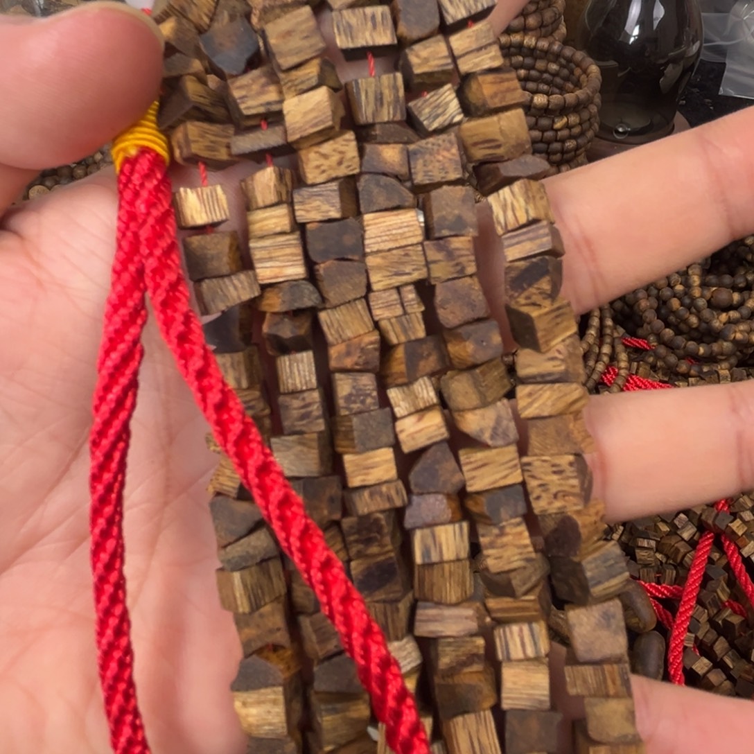 沉香碎屑沉香六穗车挂 净重20克 多样性发一