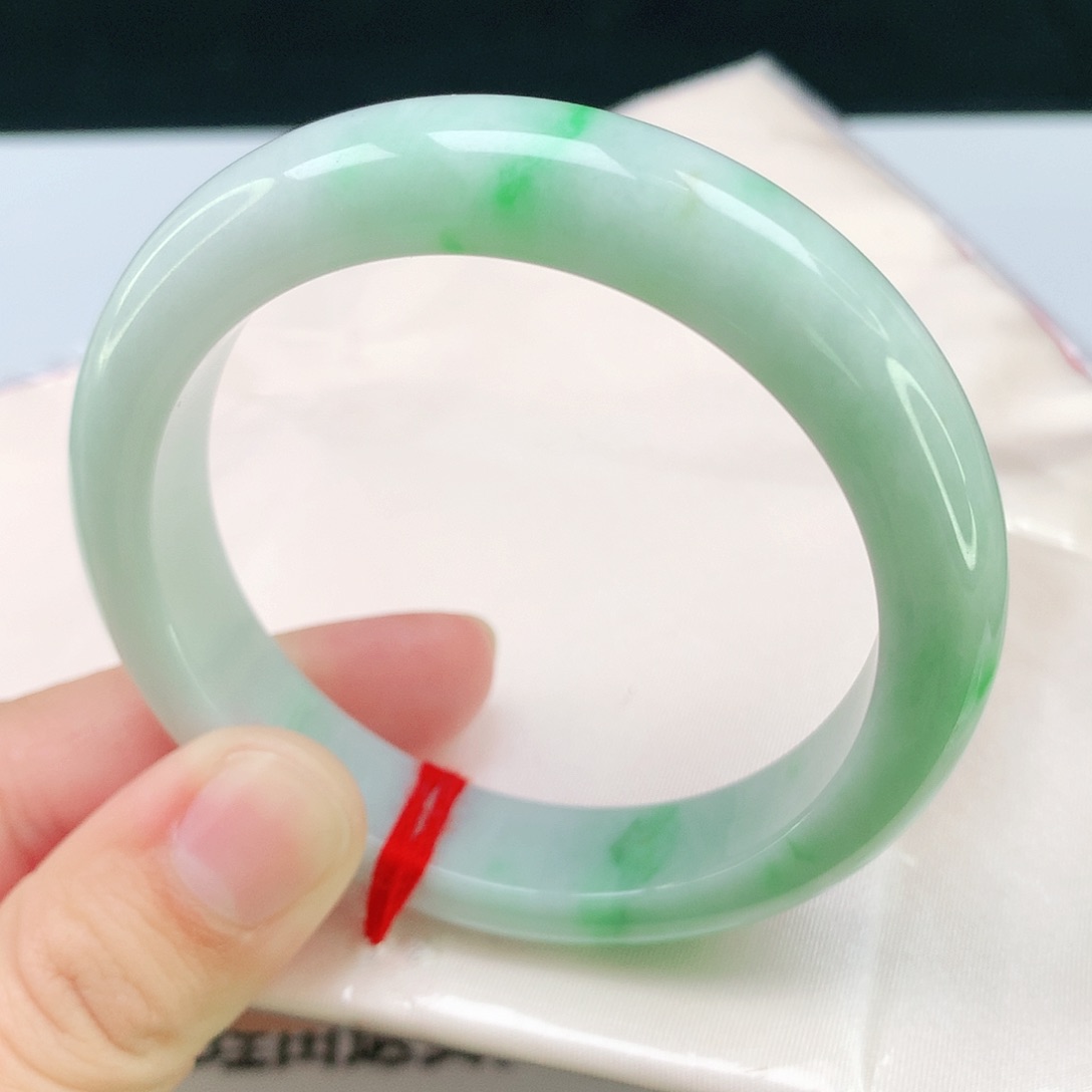 翡翠未镶嵌手镯56圈口