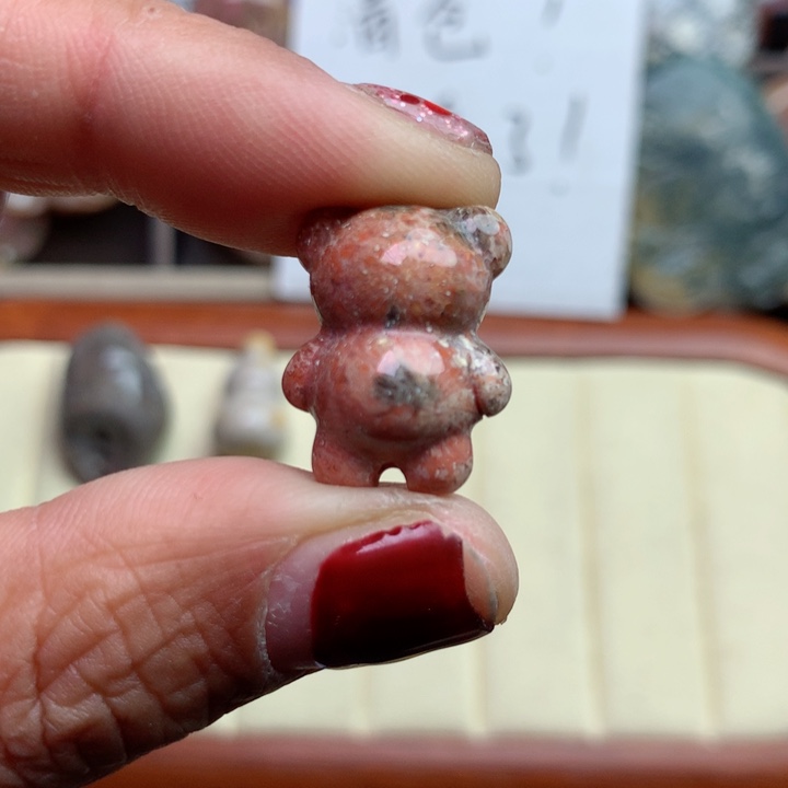 硅化珊瑚（珊瑚玉）颈饰足银镀金镶嵌