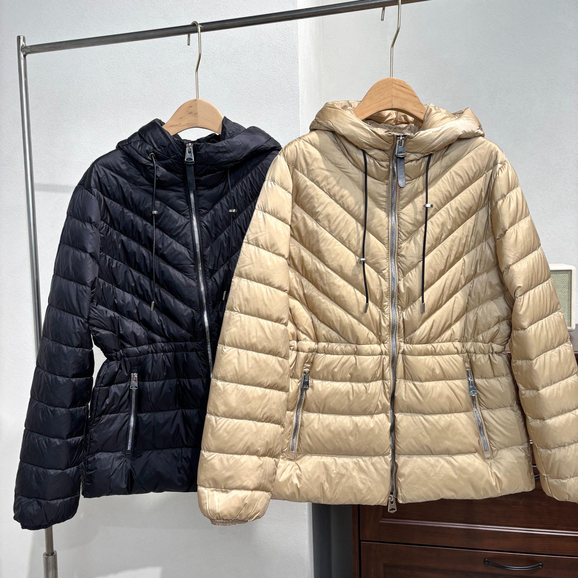 CSY5817  双色菱形轻薄收腰羽绒服