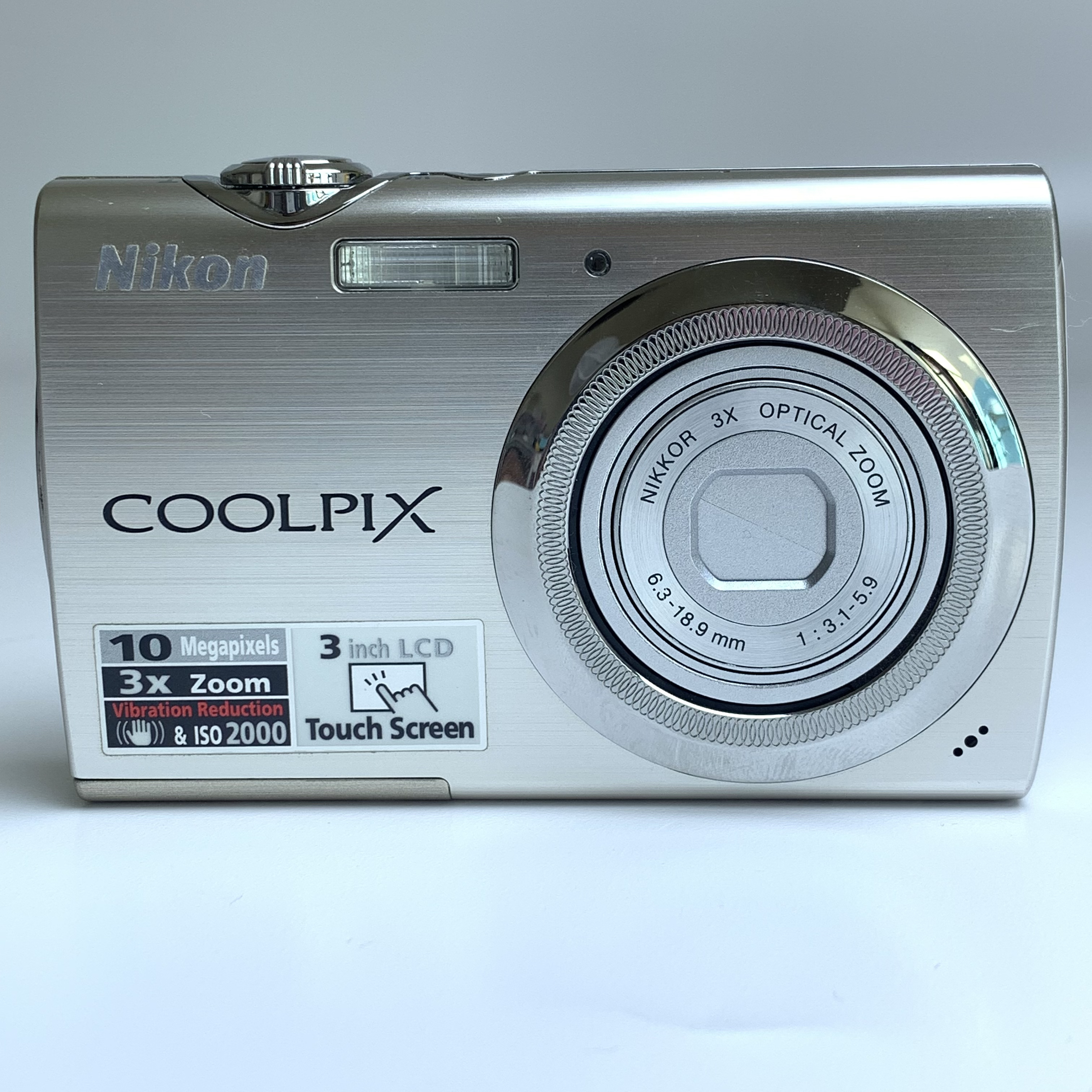 95新 Nikon/尼康 s230 银色 1000w像素 4倍光学变焦