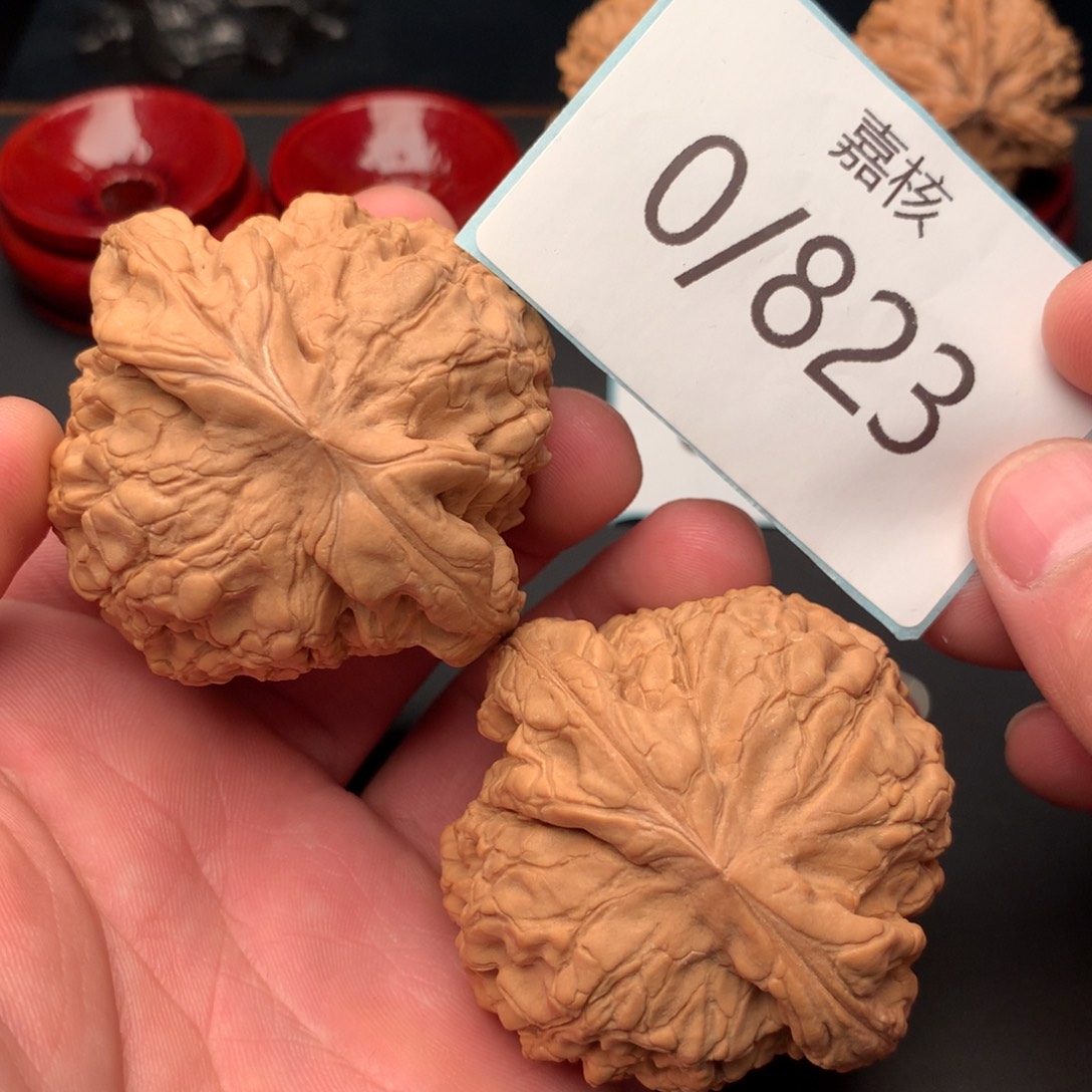 文玩核桃把件全品满肉龙鼎54