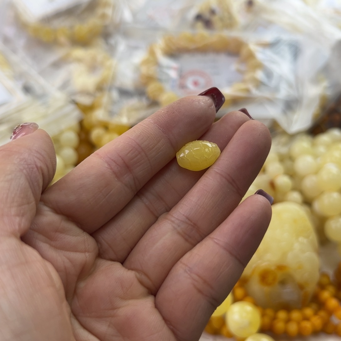 琥珀珠宝奇石未镶嵌