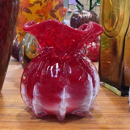 琉璃花瓶高17厘米口径6厘米