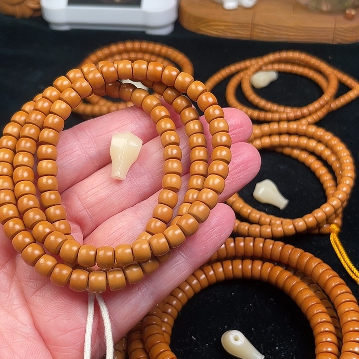 J***某文玩核桃手串脖挂