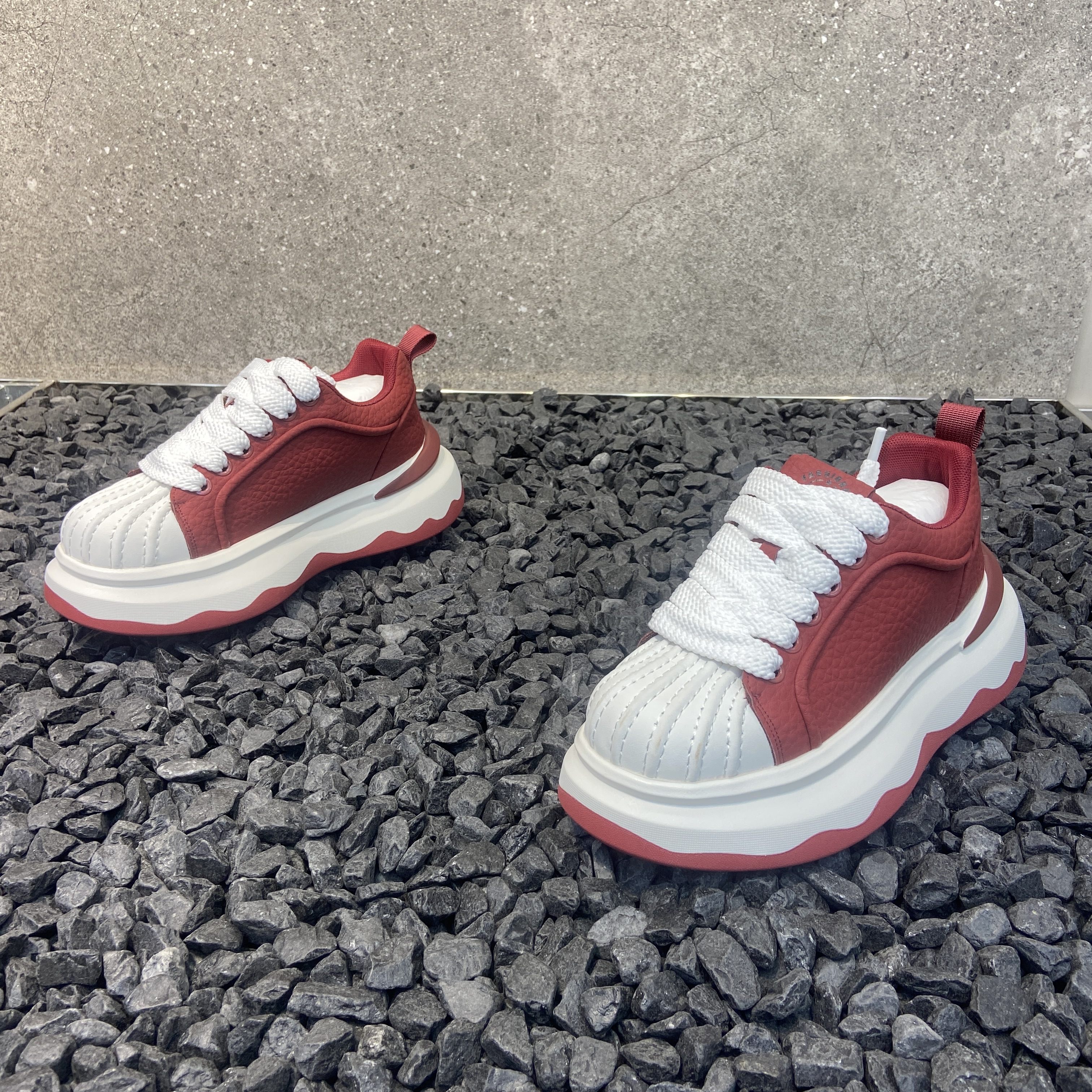 2025拼色休闲时尚休闲鞋运动鞋红色半粒面皮溶解鞋潮流百搭男