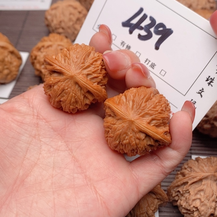 文玩核桃吊坠37正磨439