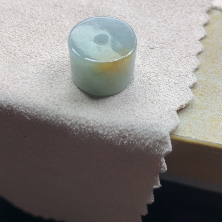 翡翠颈饰未镶嵌吊坠