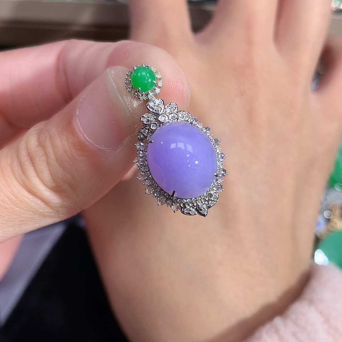 翡翠吊坠(赠链)18K金镶嵌